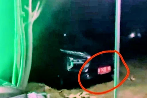 Viral! Mobil Pelat Merah Demak Terparkir di Tempat Karaoke