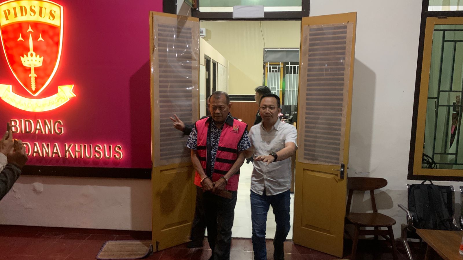 Ahirnya Diky Cubandono Mantan Kadis PUPR Kab Blitar Resmi Tersangka dan di Tahan