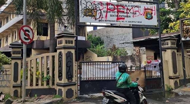 Mapolsek Matraman Diserang Massa, 7 Senjata Api Ikut Dijarah