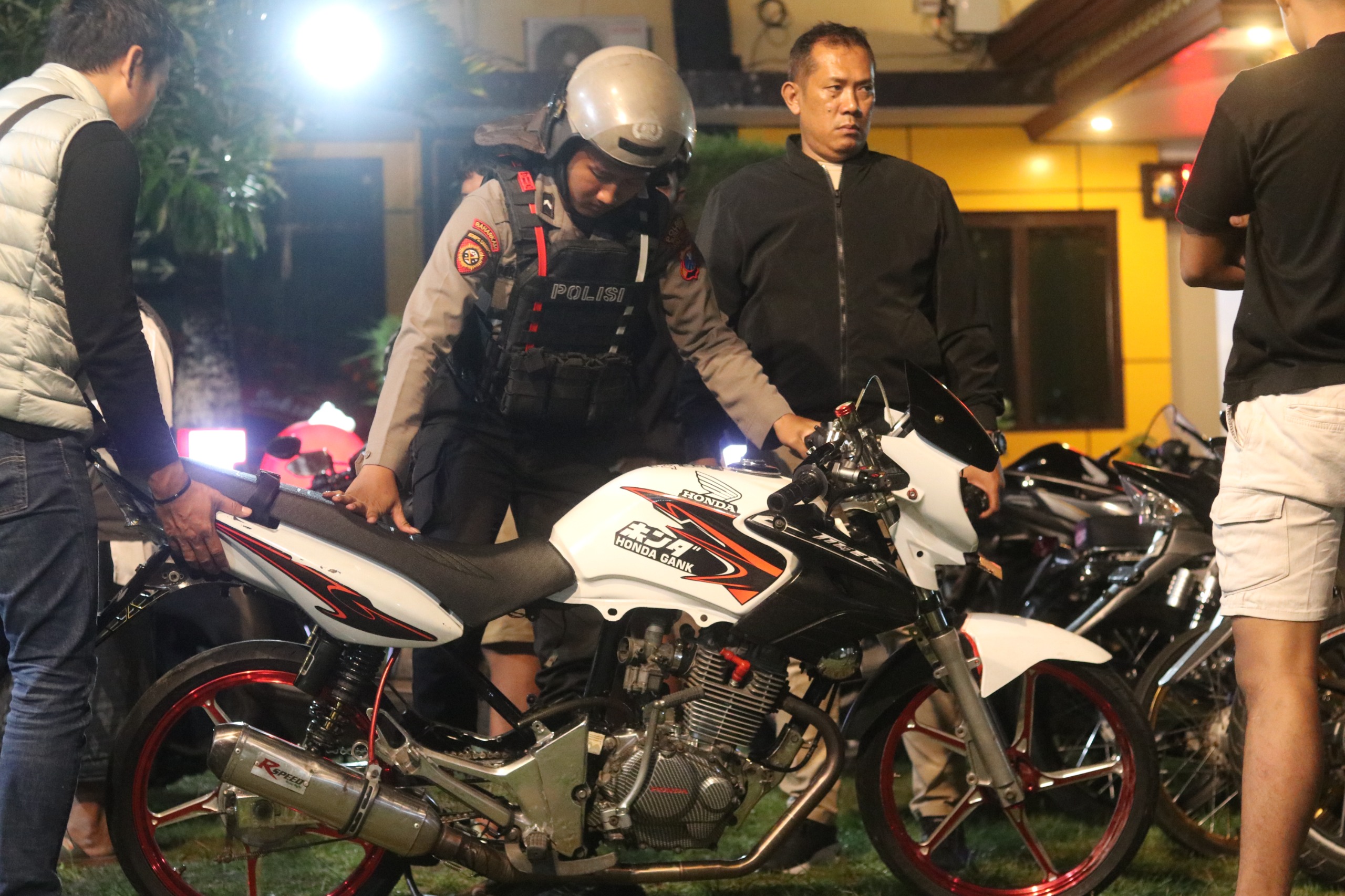 Harkamtibmas Malam, 22 Motor Berhasil Diamankan Saat Polisi Blitar Gelar Patroli Skala Besar