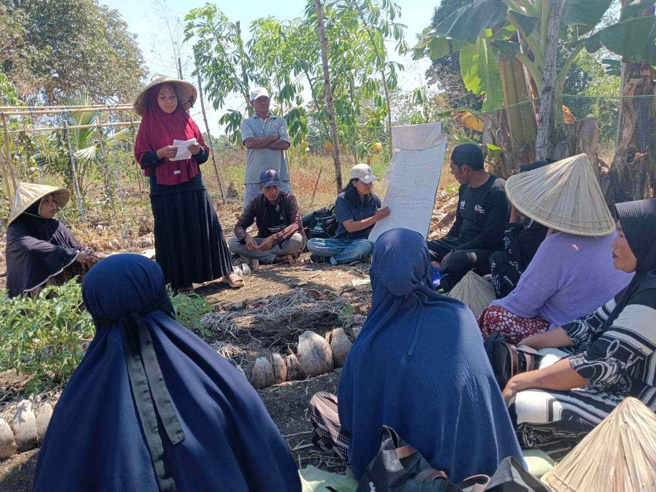 Sekolah Lapang Permakultur Bangun Kemandirian Pangan Warga Pesisir Tanakeke