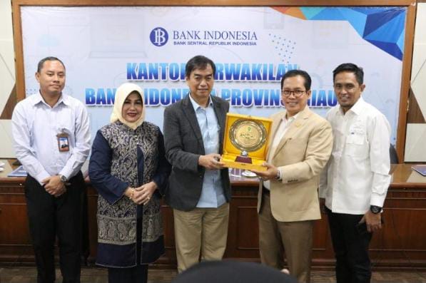 Komisi III DPRD Provinsi Riau melakukan kunjungan kerja ke Kantor Perwakilan Bank Indonesia Provinsi Riau