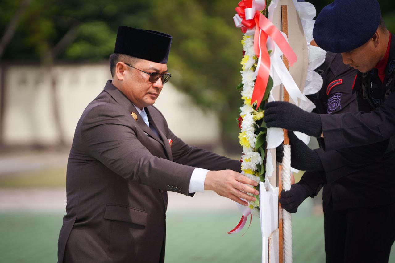 Sekdaprov Riau dan Forkopimda Tabur Bunga, Simbol Penghormatan Terakhir Para Pejuang