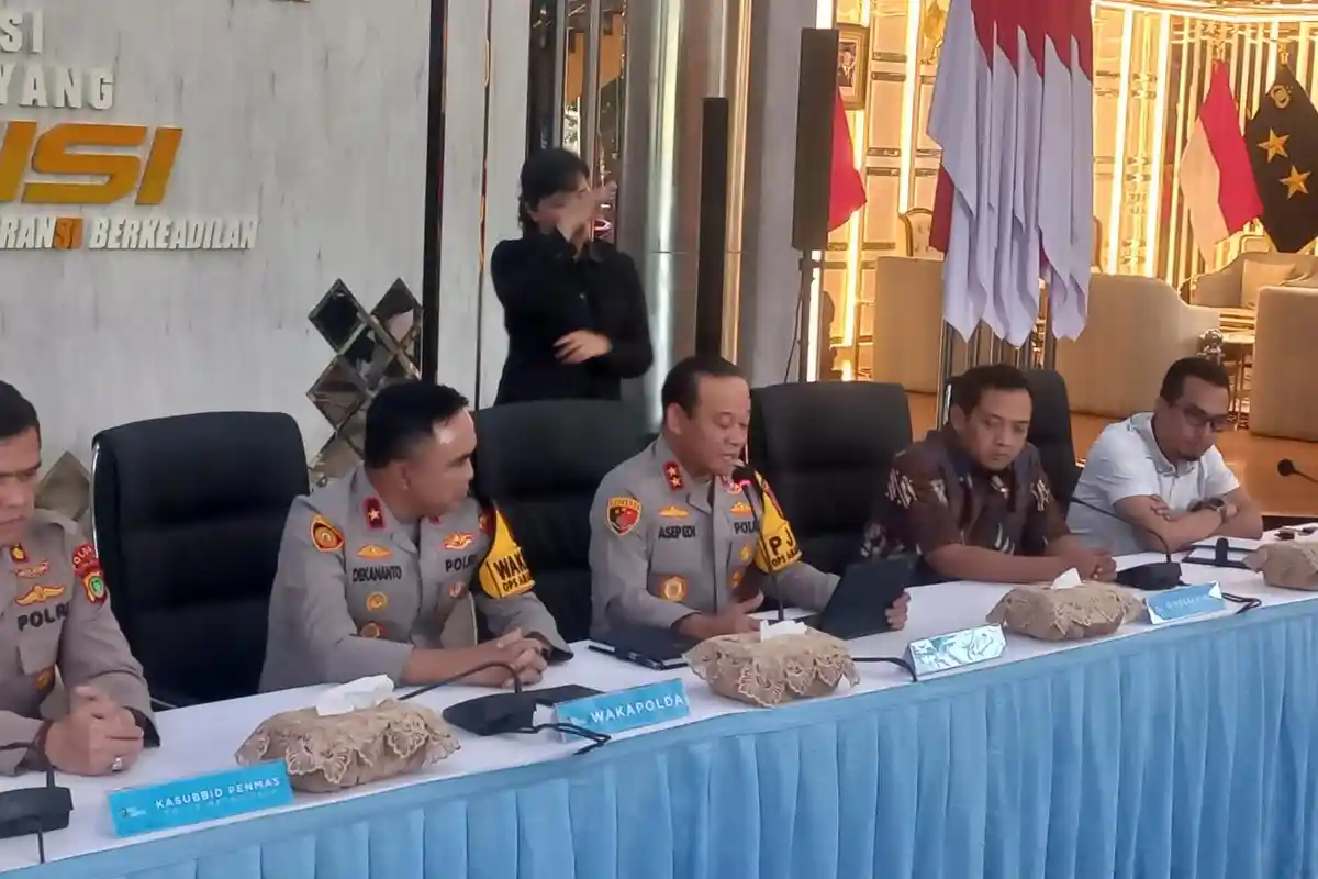Polda Metro Tetapkan Roy Suryo Cs sebagai Tersangka