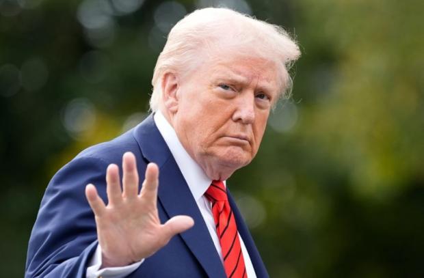 Trump Perketat Imigrasi, Orang Obesitas Dilarang Masuk AS