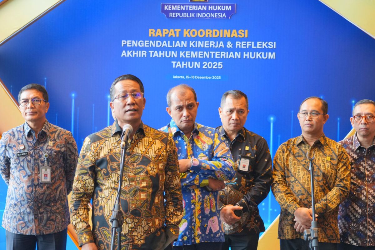 Menkum Minta Publik Tak Perdebatkan Perpol dan Putusan MK