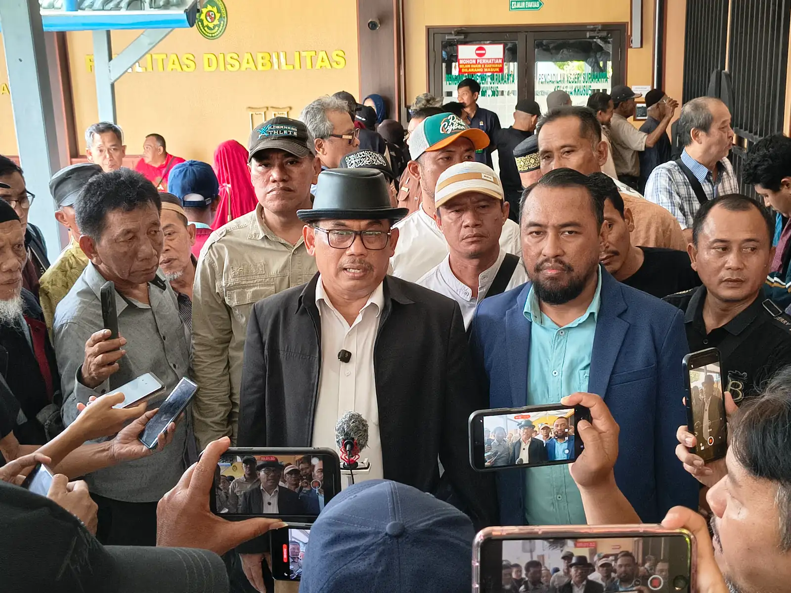 Sidang Gugatan Citizen Lawsuit Ijazah Jokowi Digelar, Amien Rais Turut Hadir