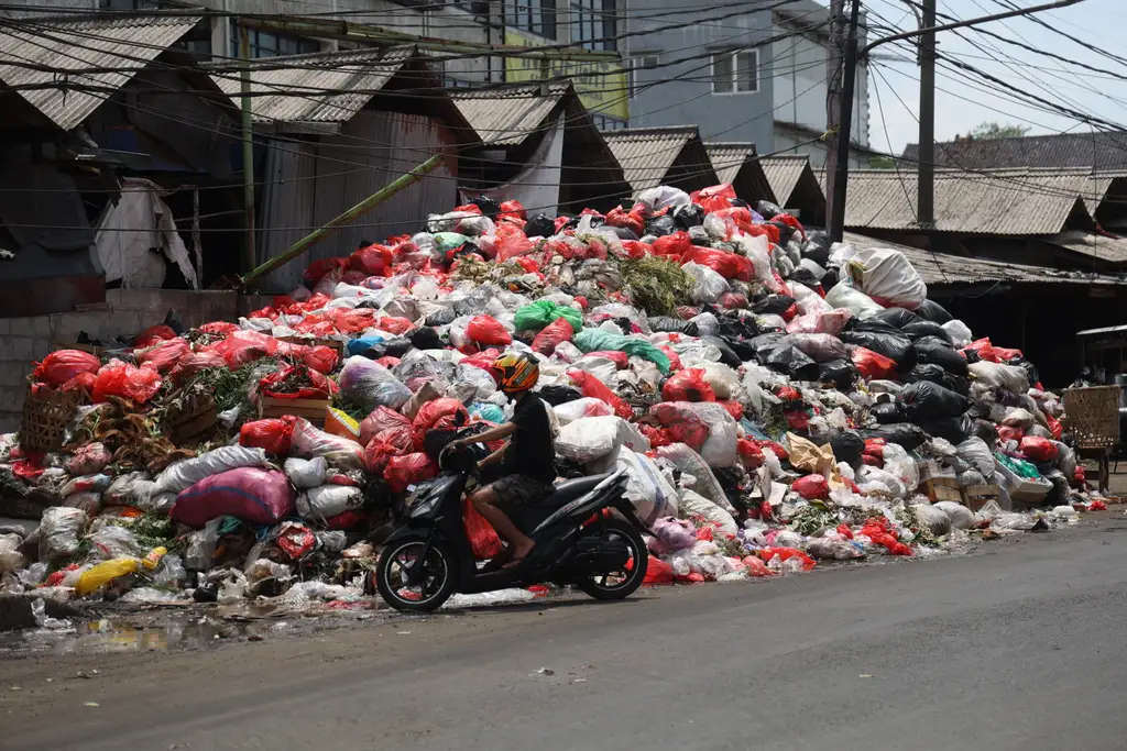 Tangsel Dihantui Darurat Sampah
