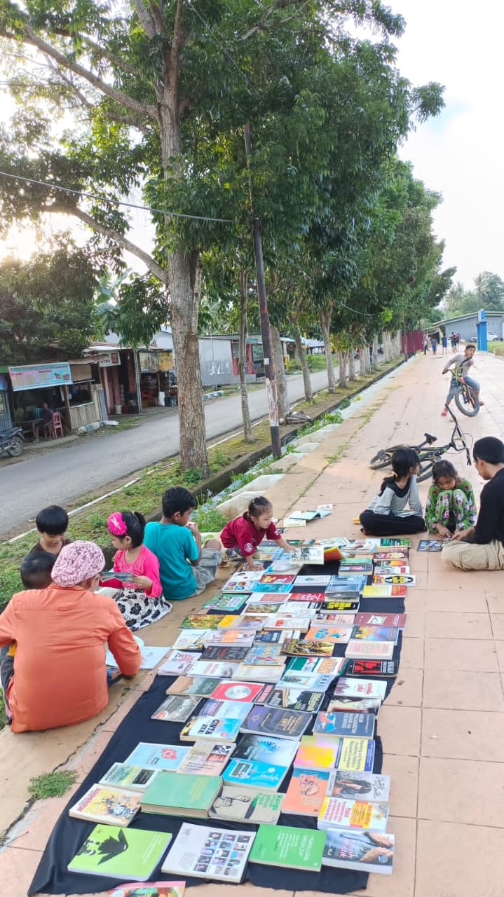 Rumah Buku SaEsa Dorong Budaya Baca Melalui Gerakan Lapak Buku di Bulukumba