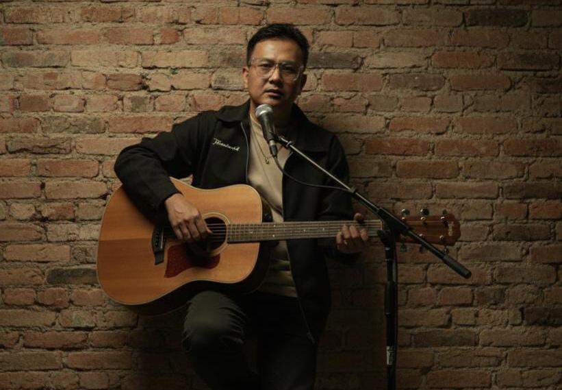 Nyaris Berhenti Bermusik, Denny Bangkit Lewat Lagu “Istimewa”