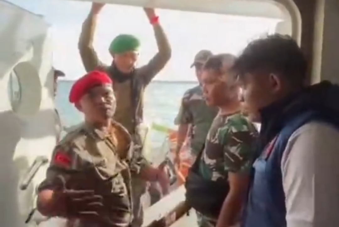 Viral! Kelompok GAM Naik ke Kapal Minta Jatah Bantuan