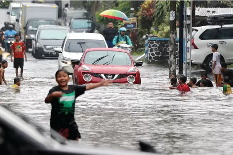 Belum Usai di Sumatera, Banjir Kini Landa Malang Jawa Timur