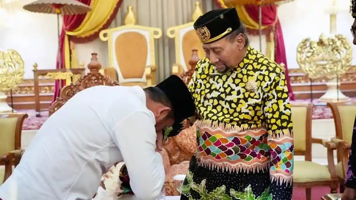 Insiden Dialami Sultan Kutai, Gubernur Kaltim Minta Maaf