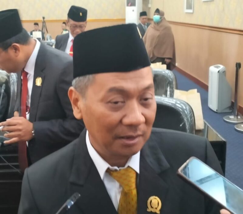 Ratusan THL Tak Diperpanjang, Ketua DPRD Blitar Terpaksa Nyopir Sendiri