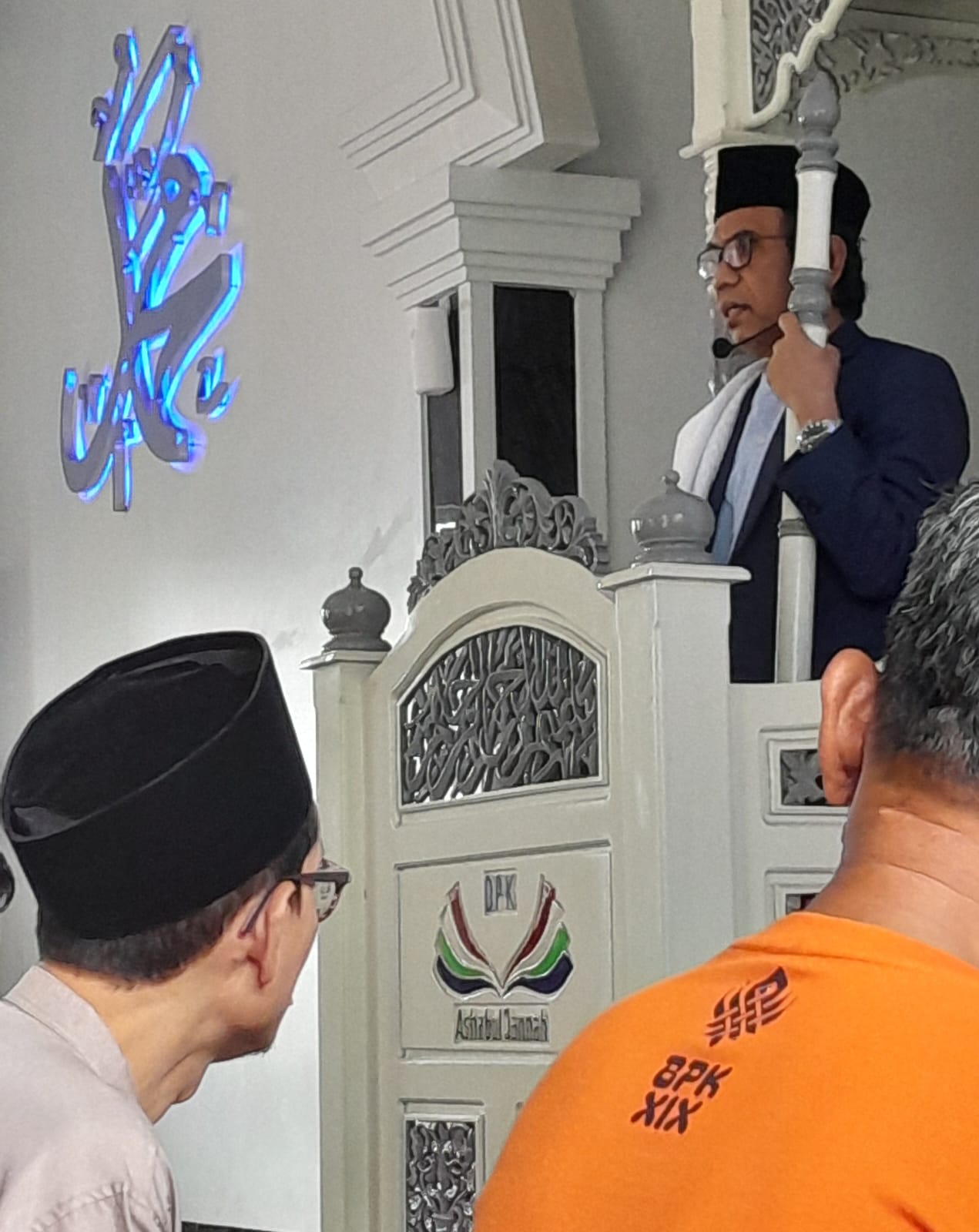 Libur dan Hujan, Masjid Ashabul Jannah Dispusarsip Sulsel Tetap Laksanakan Jumat Berkah