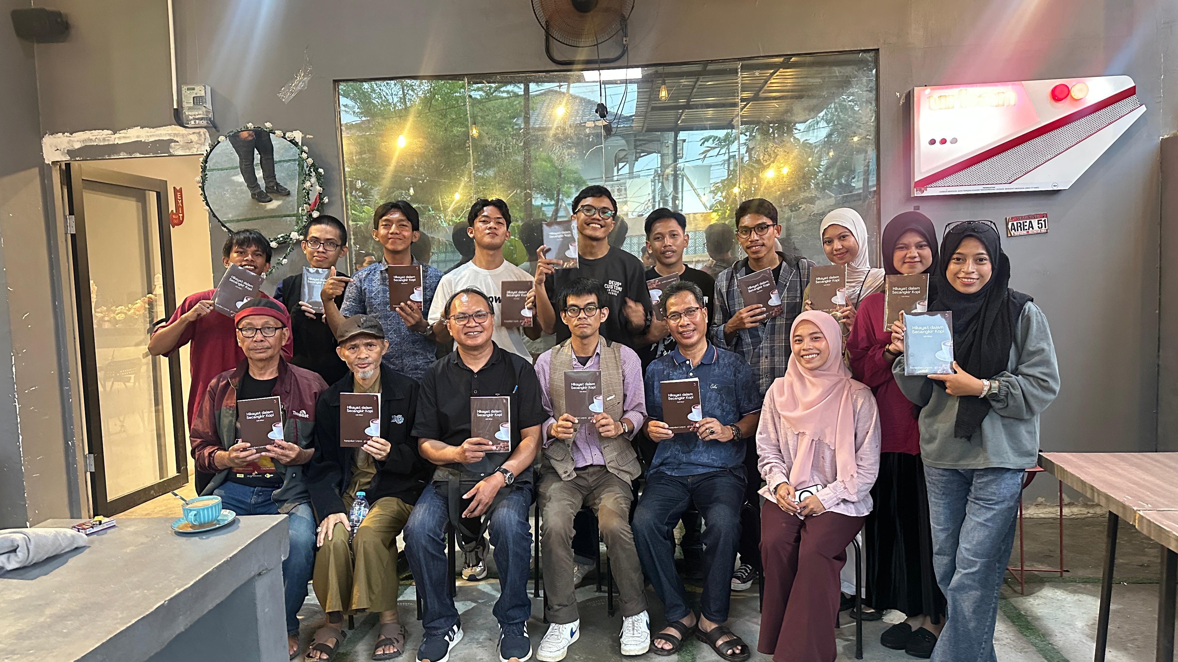 Adil Akbar, Menulis Cerpen Sebagai Metode Pembelajaran Sejarah