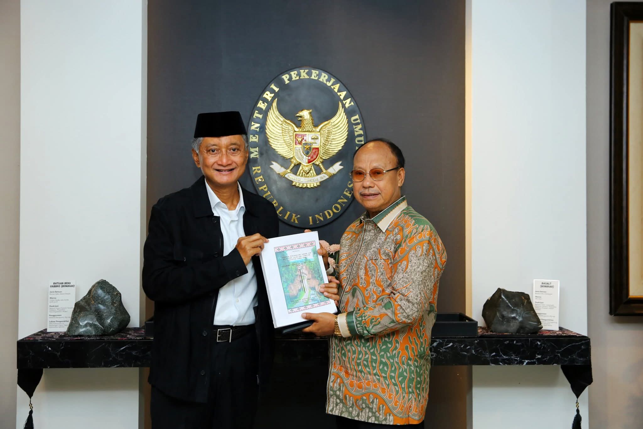 Bupati Sumba Barat Sampaikan Usulan Strategis ke Menteri PU dan Dirjen Cipta Karya
