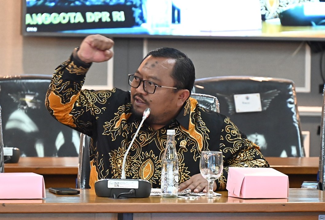 Polemik Paspor Inggris Anak Influencer Dwi Sasetyaningtyas, DPR Minta Klarifikasi dan Penegasan Status Kewarganegaraan