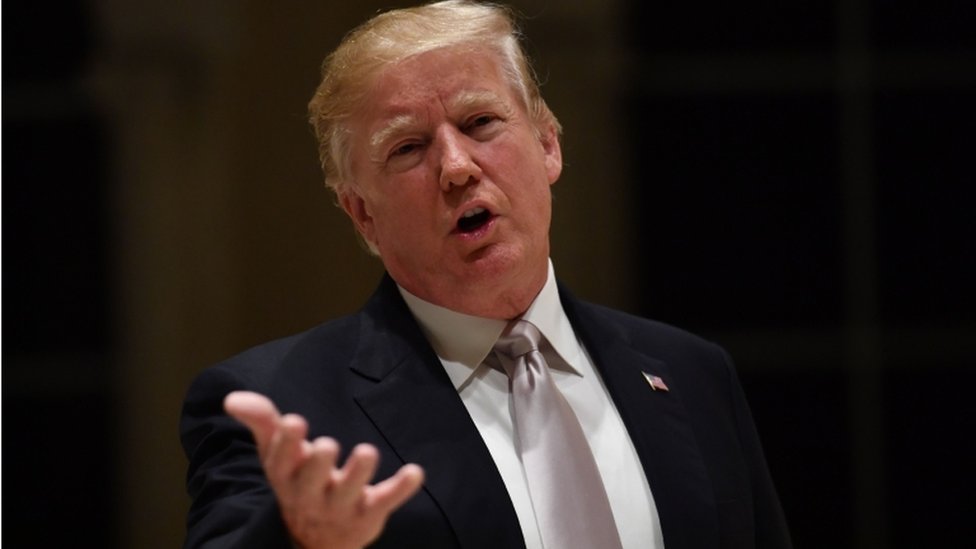 Dituding Rasis terhadap Barack Obama, Donald Trump Tolak Minta Maaf