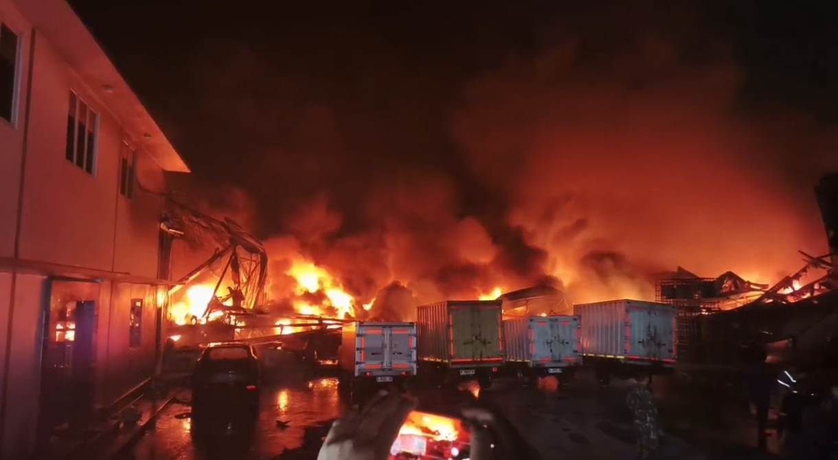 Pabrik Cat di Kawasan Industri Cikupa Tangerang Alami Kebakaran