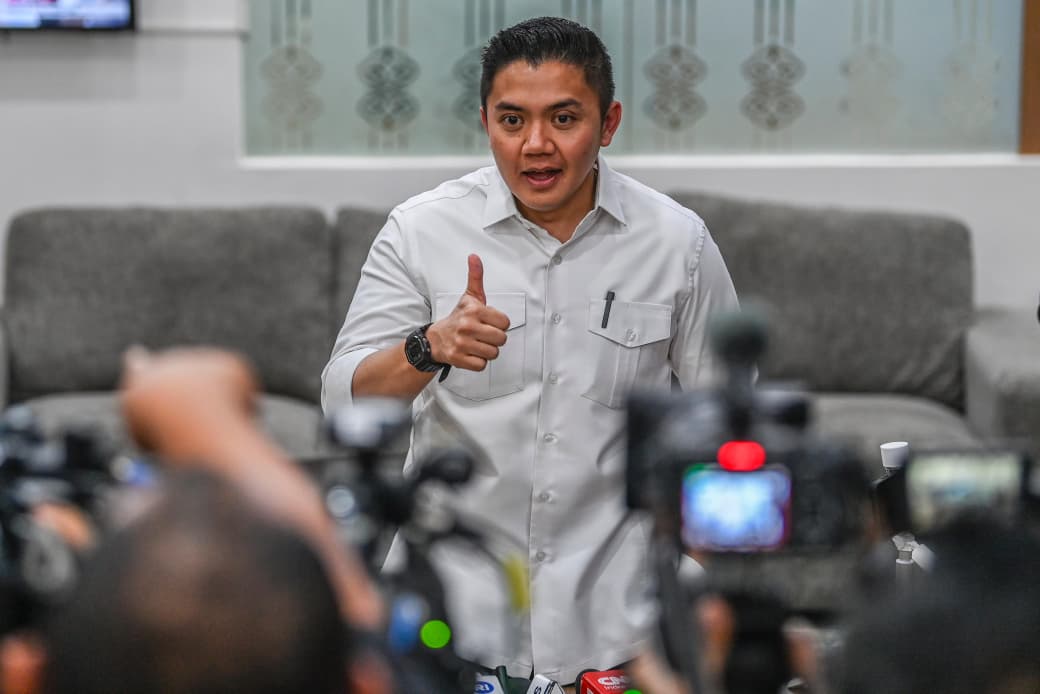 Seskab Teddy Tepis Narasi Anggaran MBG Berasal dari Pendidikan