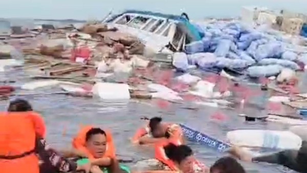 Kapal Cahaya Intan Celebes Tenggelam di Perairan Poleang Sultra