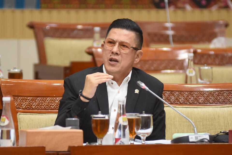 Soal Polemik Keppres Hakim MK, Komisi III DPR Tegaskan MK Tak Berwenang Batalkan Pengangkatan Adis Kadir