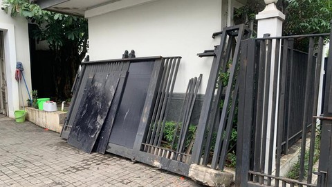 Pengemudi Mobil Tabrak Pagar Rumah Jusuf Kalla, Ganti Rugi Sekitar Rp25 Juta