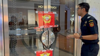 Dirjen Bea Cukai Segel Tiga Toko Perhiasan Tiffany & Co