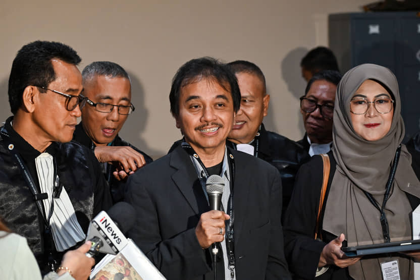 MK Menolak Gugatan Roy Suryo cs terkait Uji KUHP-UU ITE