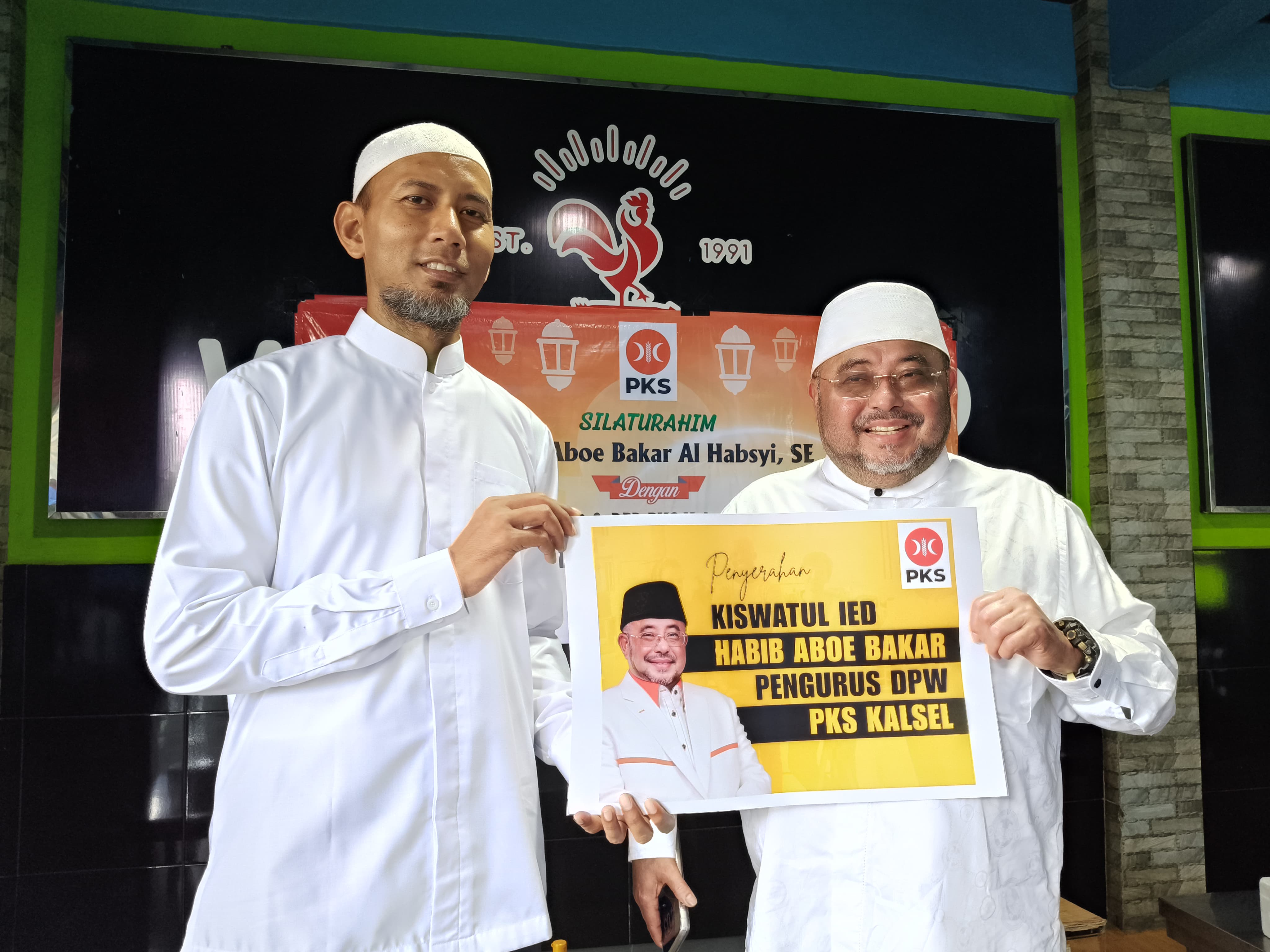Reses ke Kalsel, Habib Aboe Gelar Silaturahmi dan Berikan Kiswatul Ied ke Kader PKS