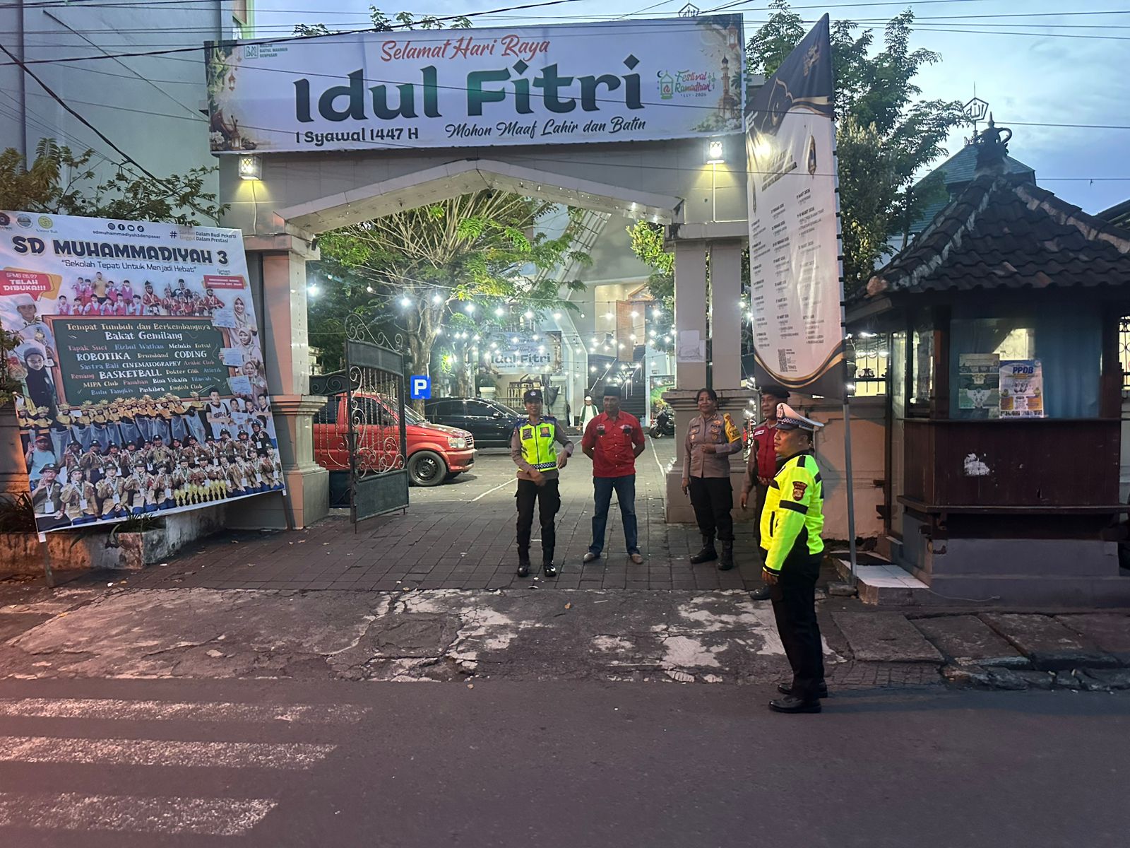 Sambut Hari Kemenangan, Personel Ops Ketupat Agung 2026 Pastikan Malam Takbiran di Masjid At-Taqwa Berjalan Khusyuk dan Kondusif