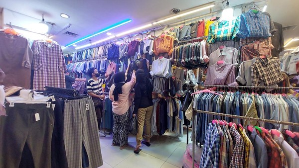 Pasar Senen 'Meledak' Jelang Lebaran Idul Fitri