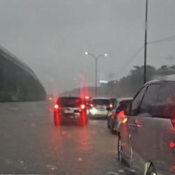 Lebaran Tol Jagorawi Macet Akibat Banjir