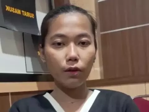 Mita si Penginjak Alqur'an dalam Video Minta Maaf