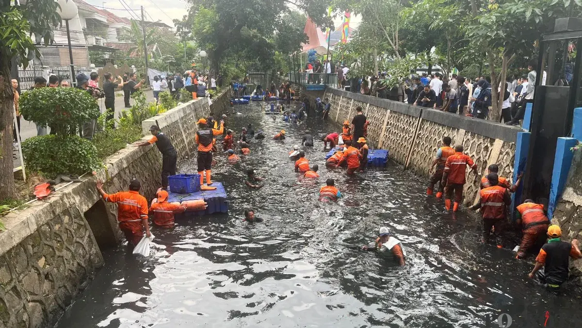 Operasi Penangkapan Ikan Sapu-Sapu di Jakarta Capai 6,98 Ton