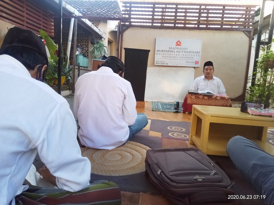 Ketika Seorang Guru Pulang: Jejak Abadi Ustaz A.M. Safwan dalam Pikiran yang Ditinggalkan