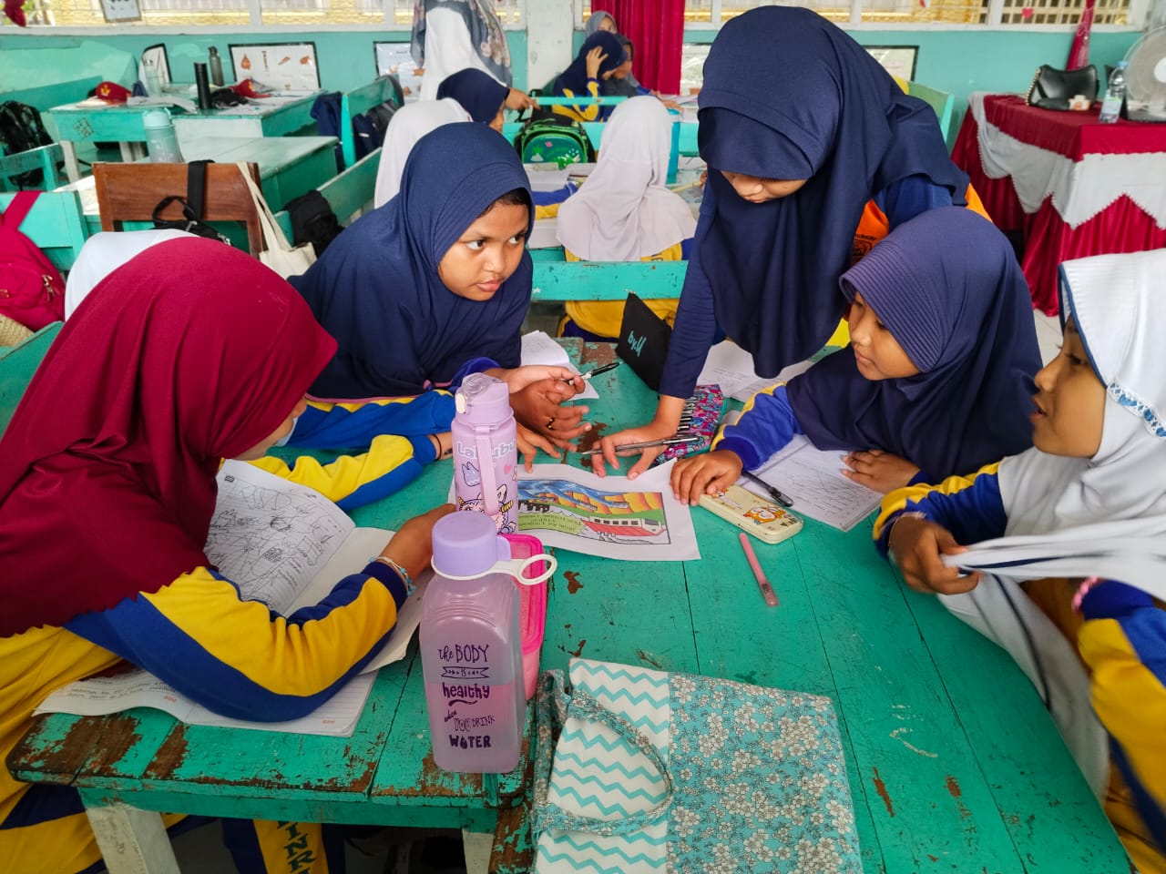Rayakan Hari Bumi, SD Negeri Parinring Makassar Lakukan Edukasi Kreatif