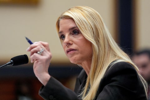 Trump Pecat Jaksa Agung Pam Bondi, Sosok Pengungkap Esptein Files