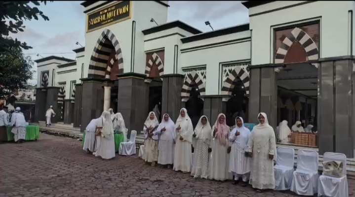 Majelis Dzikir Al Mabrur Rutinan Ahad Paing di Masjid Besar Syariful Muttaqin Boyolangu Tulungagung Jawa Timur