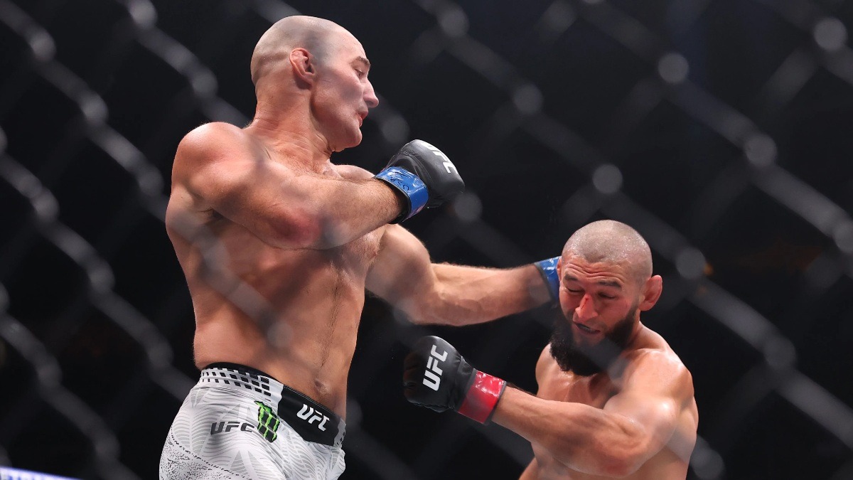 Sejarah! Khamzat Chimaev Kalah Duel atas Sean Strickland