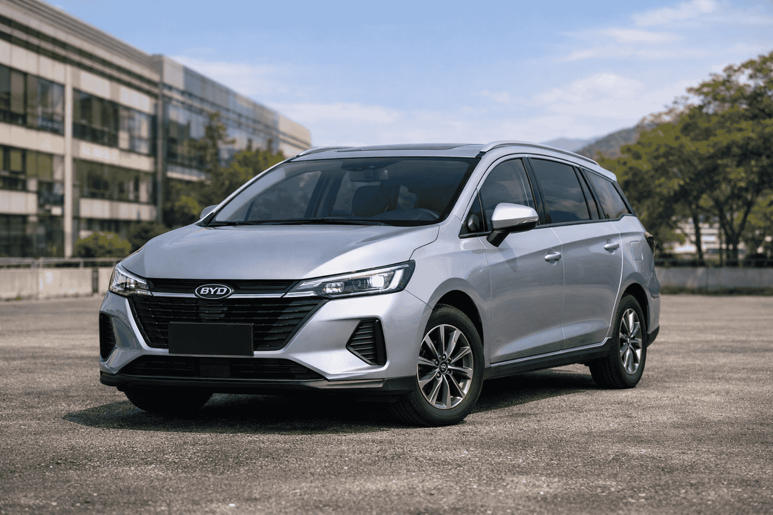 Prediksi Harga BYD M6 PHEV di Indonesia: Benarkah Bisa 100 Jutaan?