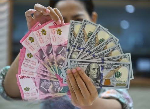 Nilai Tukar Rupiah Nyaris Tembus Rp18.000