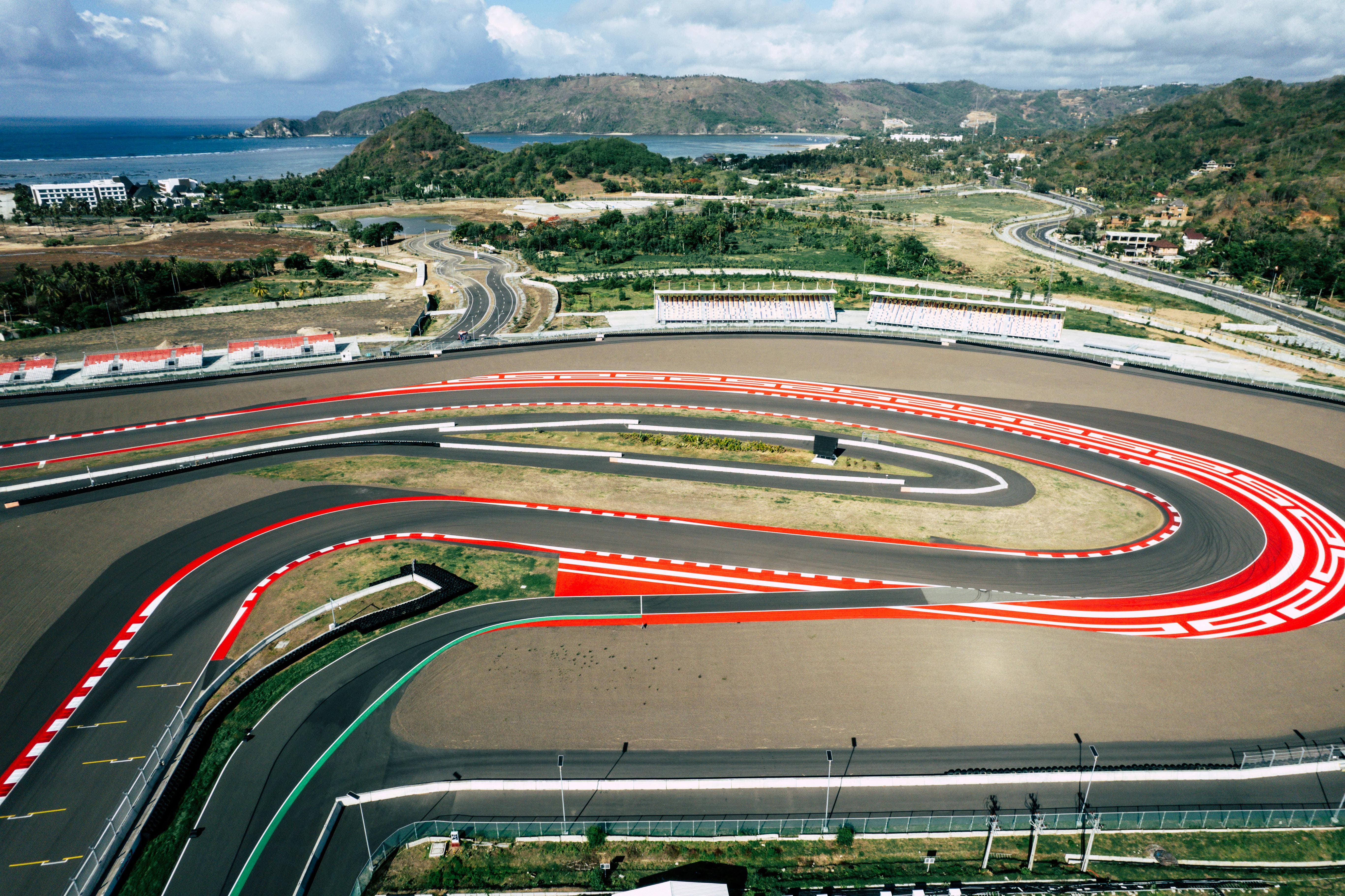 MotoGP Catalunya 2026: Dua Red Flag, Insiden Beruntun, Penalti Massal, dan Di Giannantonio Jadi Juara