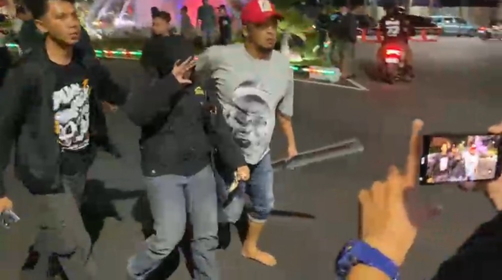 Polisi Amankan Sejumlah Pendemo di Surabaya