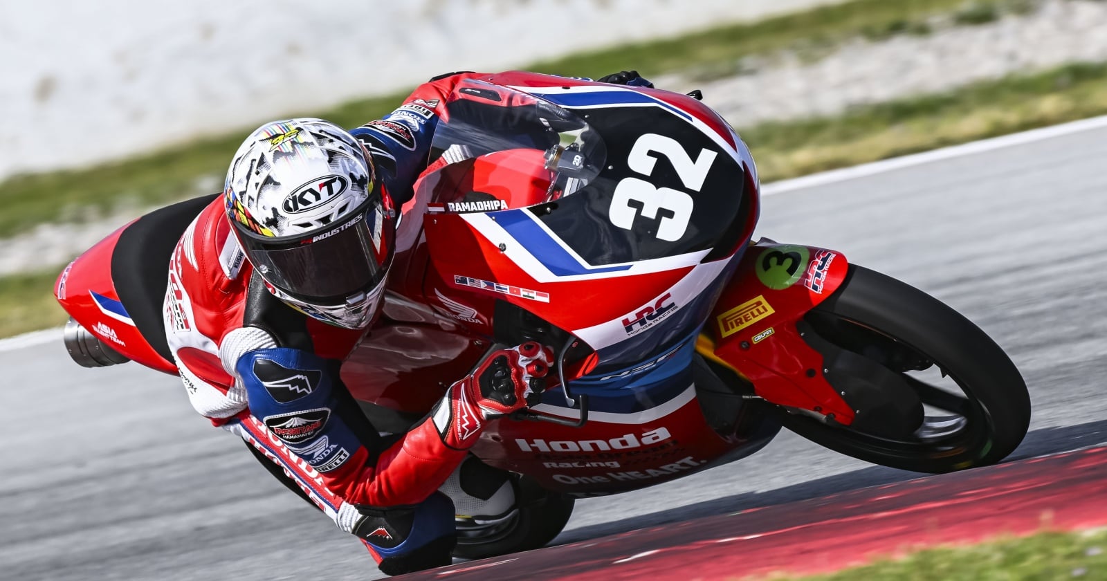 Pembalap Indonesia Kiandra Ramadhipa Raih Juara di Moto3 2026