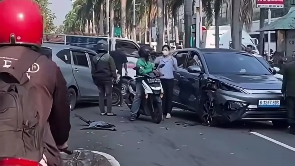 Kecelakaan Terjadi di Jalan Puri Kencana Jakarta Barat