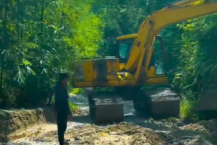 Viral! Petarung MMA Jeka Saragih Perbaiki Jalan, Begini Respons Gubernur Sumut