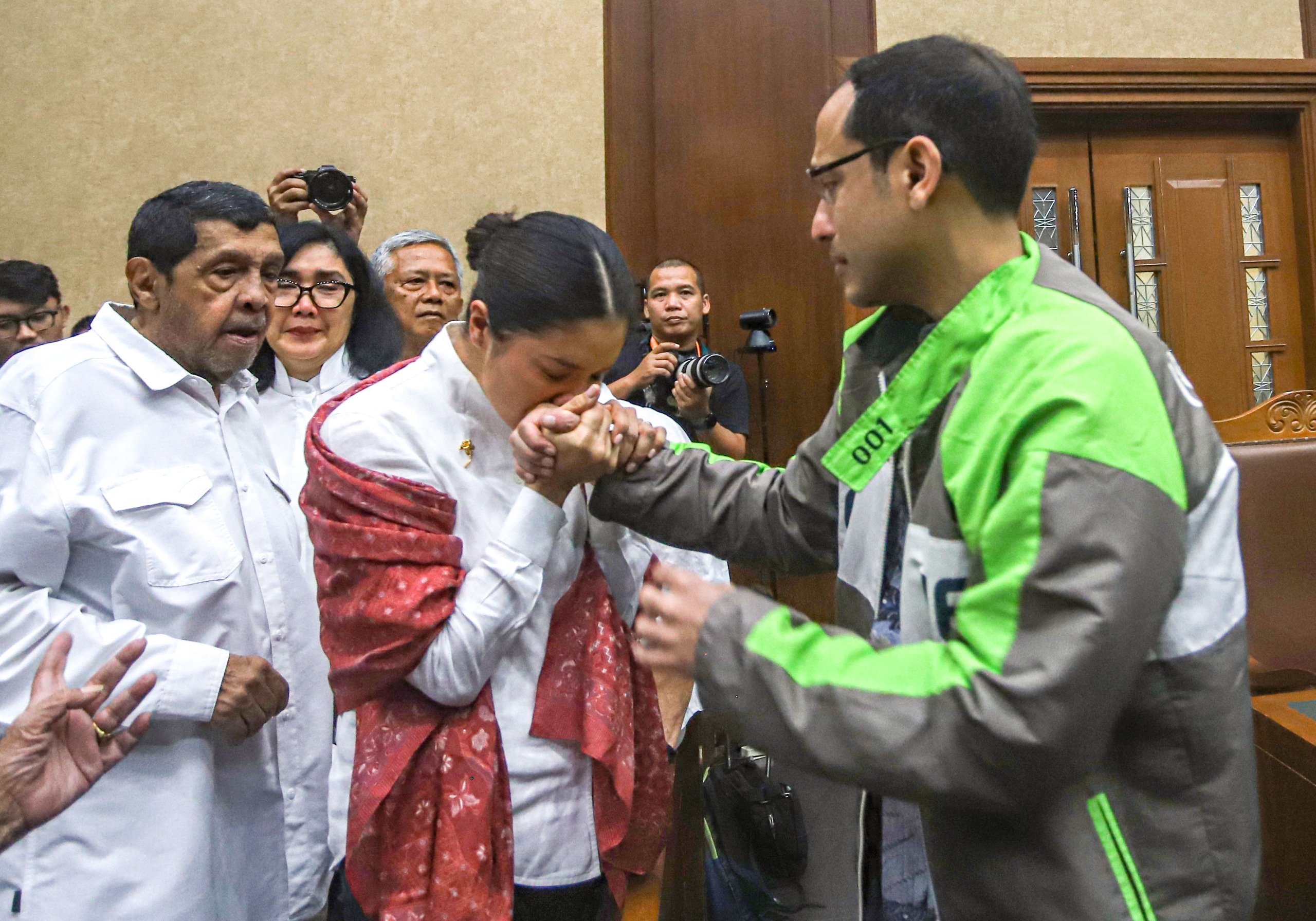 Nadiem Masih Terus Berjuang di Ruang Sidang, Kenakan Jaket Gojek Benomor 001