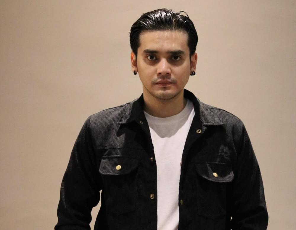 "Salah Letakkan Cinta" Jadi Curahan Hati Terbaru Sammy Elscant